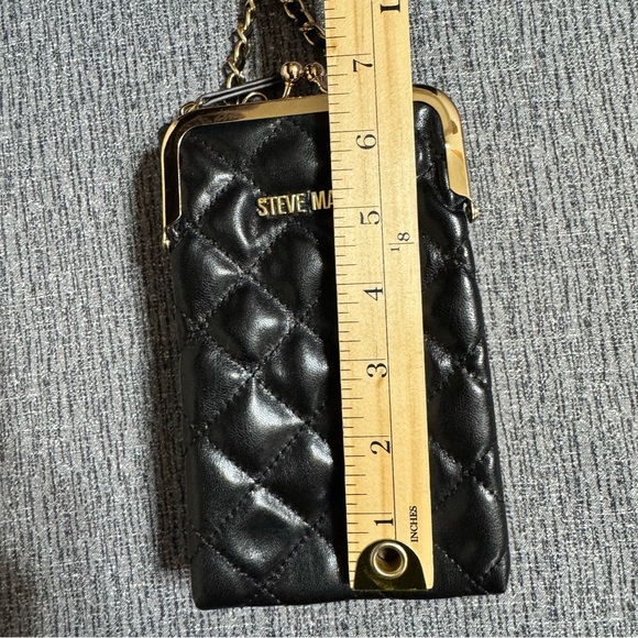 Steve Madden Quilted Cell Phone Crossbody Pouch With A Gold Chain - Picture 12 of 15